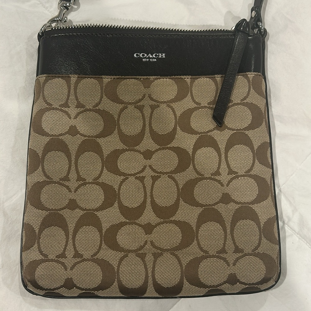 Coach crossbody purse - Picture 2 of 4